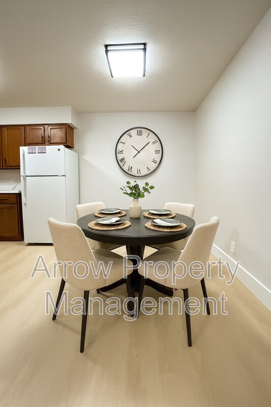 Building Photo - 535 W Saunders Ave