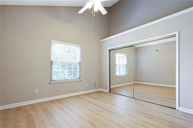 Building Photo - 901 Wentworth Ct