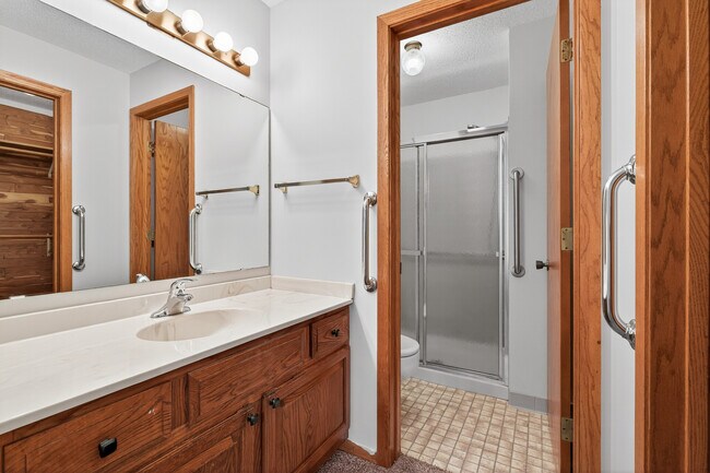 Building Photo - 14388 Fairway Dr