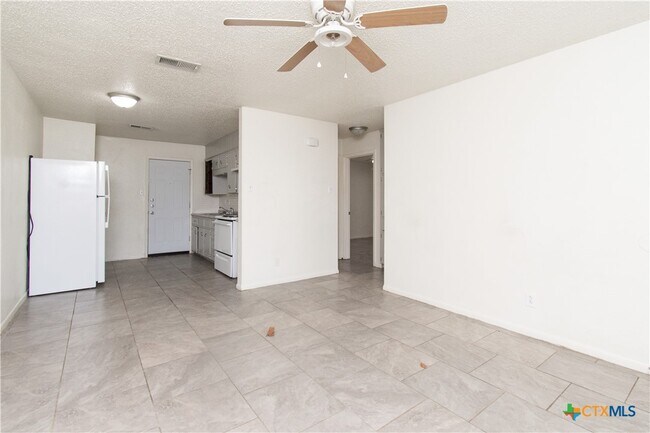 Building Photo - 1513 Janis Dr