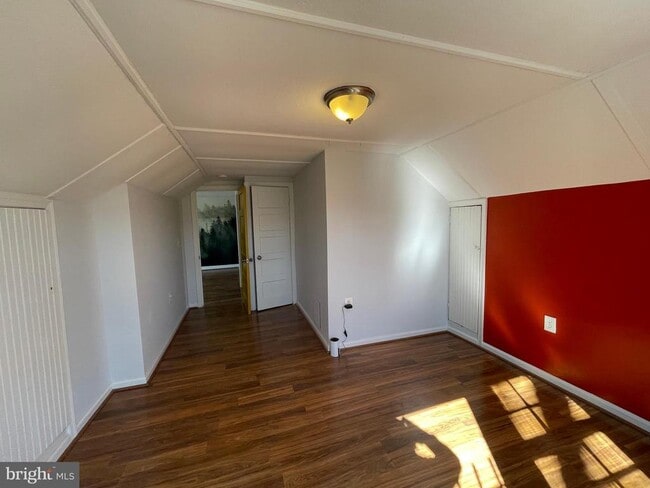 Building Photo - 3211 Varnum St