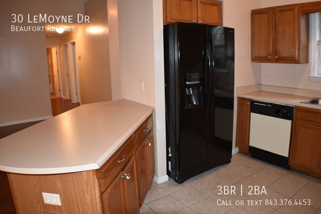 Building Photo - 30 Le Moyne Dr