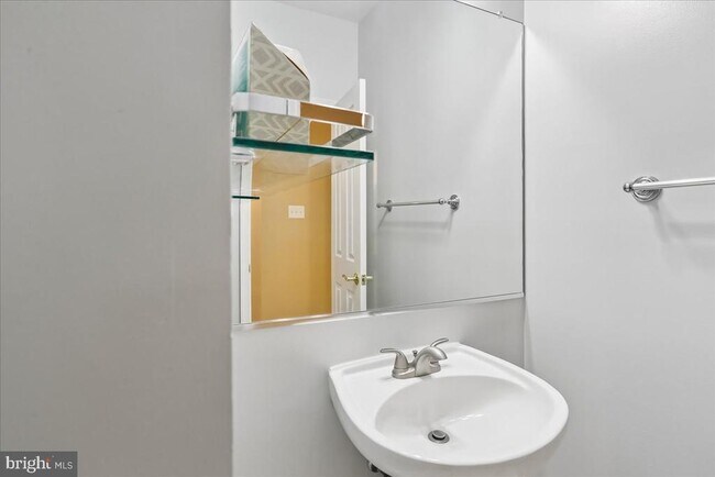 Building Photo - 2943 St Helen Cir