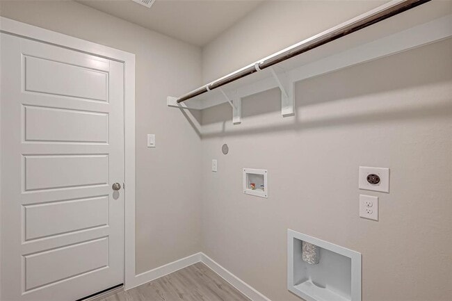 Building Photo - 8154 Royal Breeze Dr