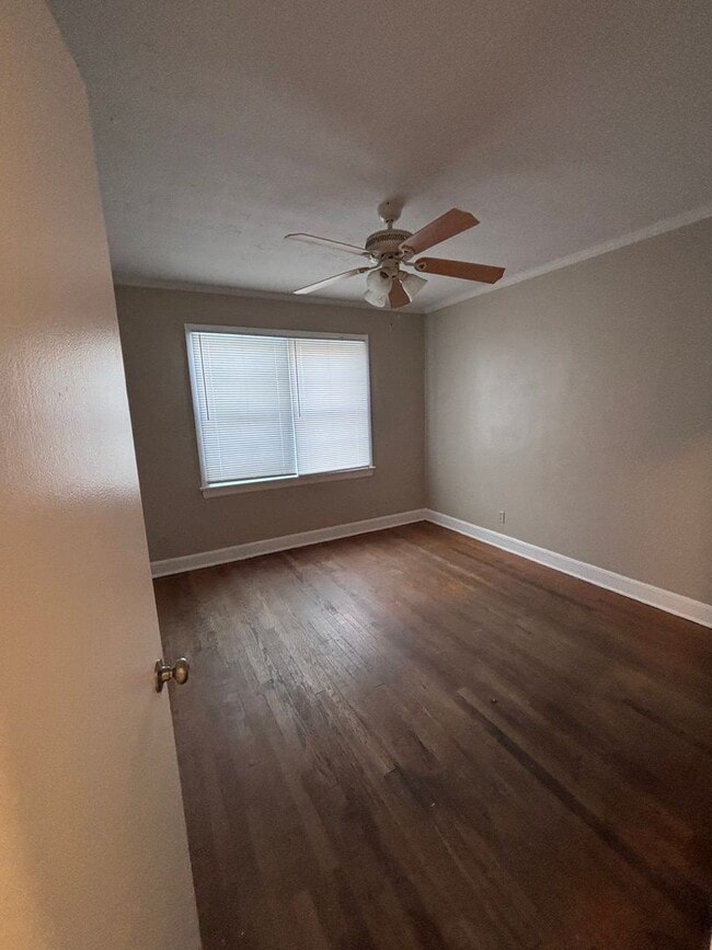 Building Photo - 3 Bed 1 Bath House