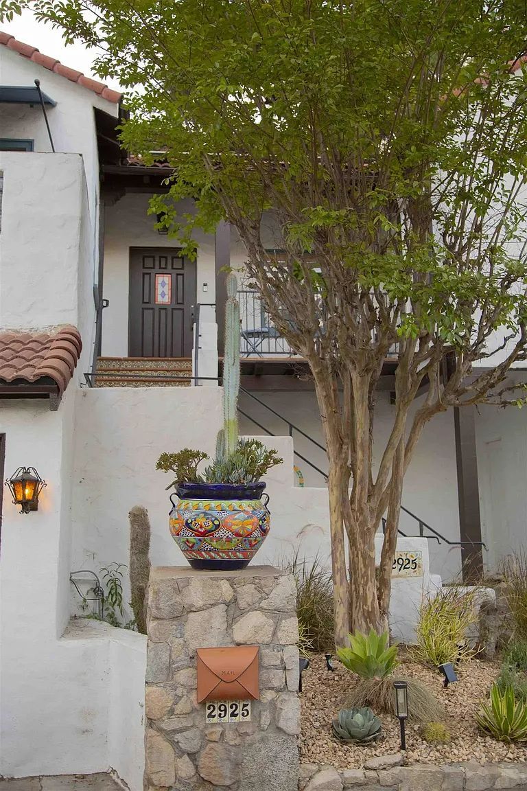 Building Photo - 2925 Graceland Way