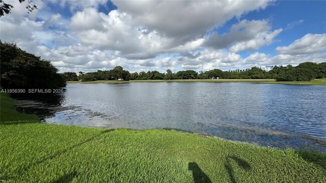 Building Photo - 9688 Fontainebleau Blvd