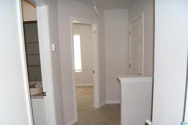Building Photo - 533 Savannah St