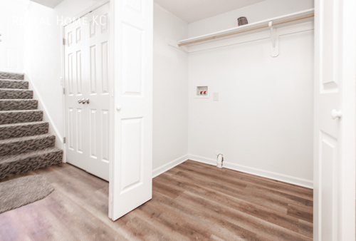 Building Photo - 10205 W 59th Terrace