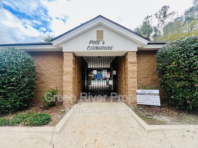 Building Photo - 7920 Merrill Rd