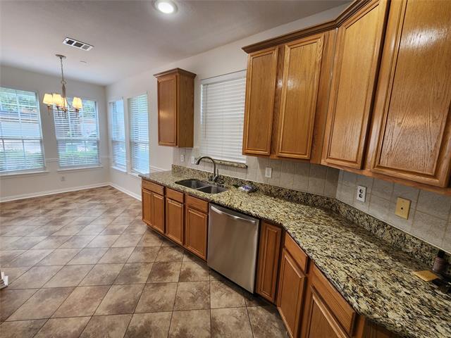 Building Photo - 9829 Castlewood Dr