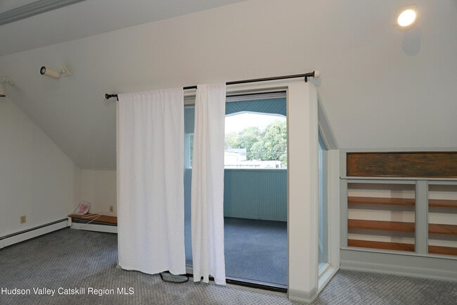 Building Photo - 504 Wilbur Ave