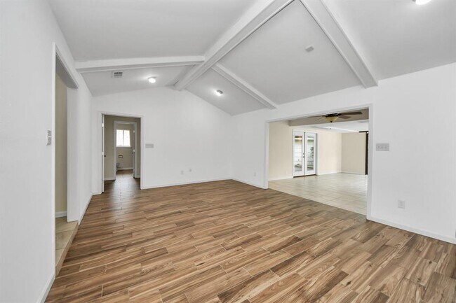 Building Photo - 5715 Braesvalley Dr