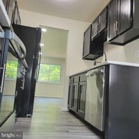 Building Photo - 1126 Barnaby Terrace SE