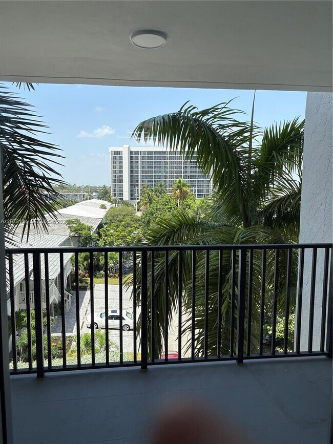 Building Photo - 525 N Ocean Blvd