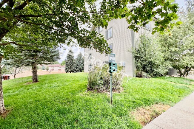 Building Photo - 796 Castle Valley Blvd