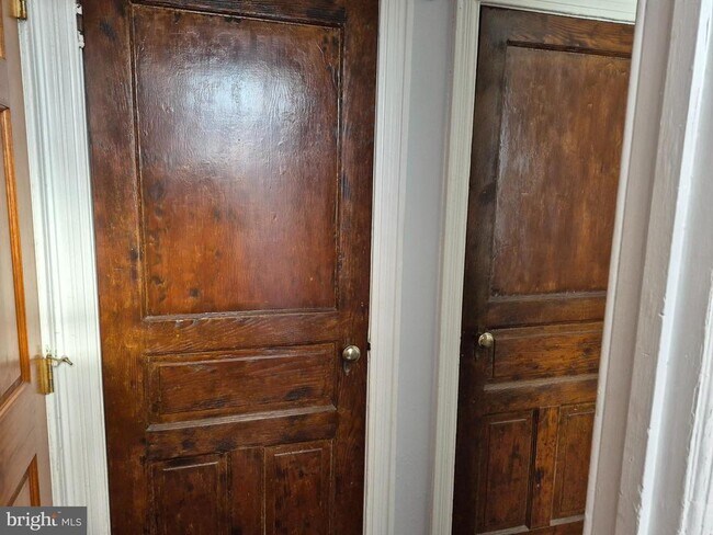 Building Photo - 223 Ryers Ave