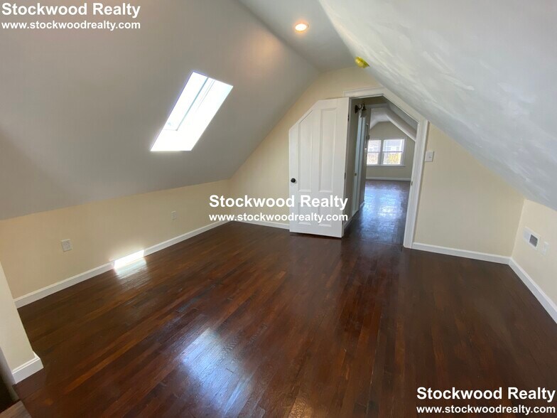 Building Photo - 18 Haverford St