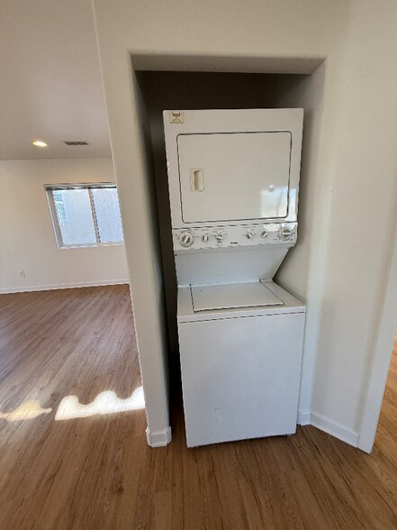 Building Photo - 3973 Lamont St