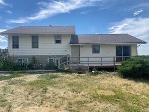 Building Photo - 4 bedroom, 2 bathroom Home off Spring Hill...