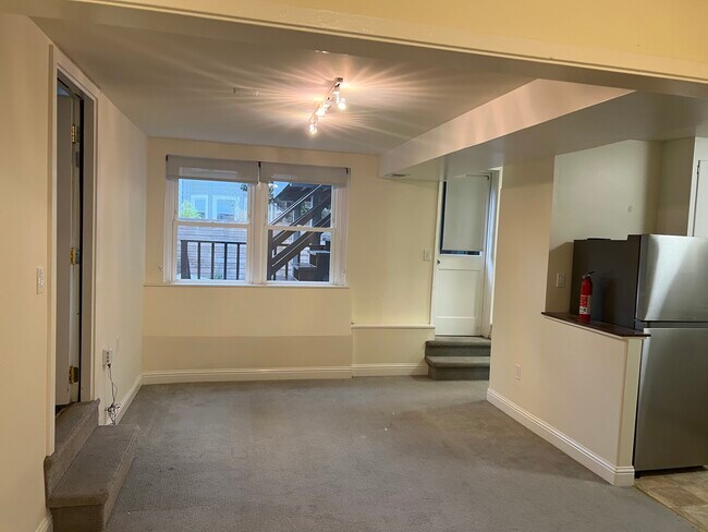 main room - 254 A Missouri St