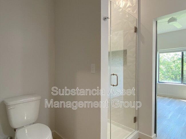 Building Photo - 1683 Midtown Pl