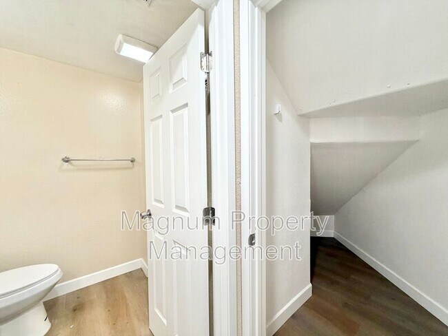 Building Photo - 31579 Via San Carlos