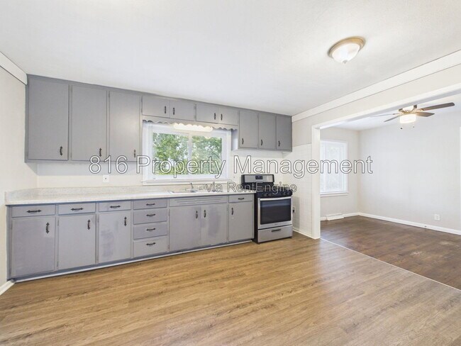 Building Photo - 8250 Webster Ave