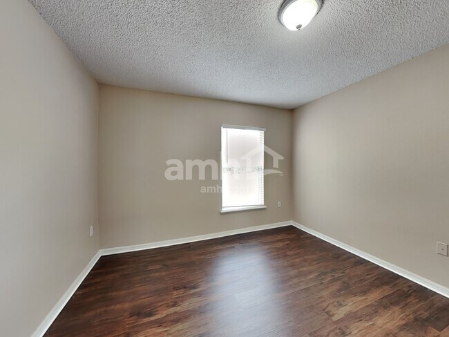 Building Photo - 12911 Parkington Dr