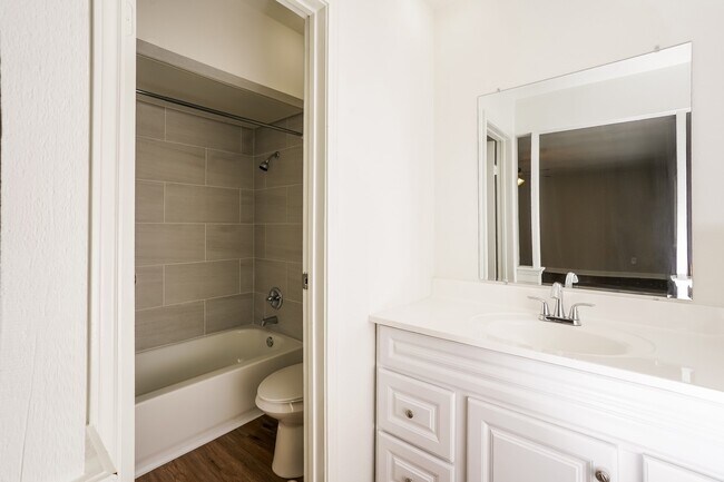 Building Photo - 17611 Ranch Country Rd