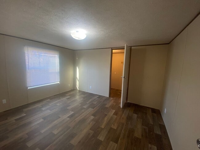 Building Photo - 102 Claude Simmons Rd