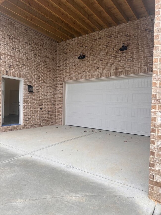 Building Photo - Basement Apartment 1BR/1BA New build in Clinton