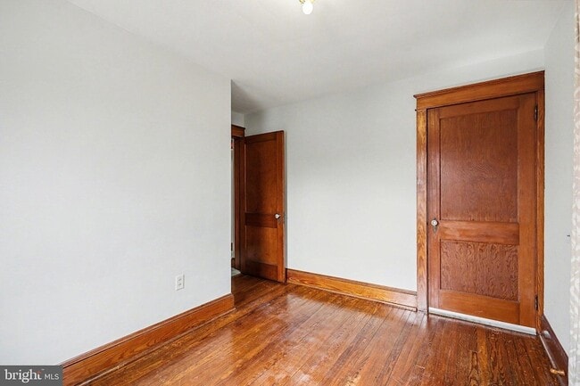 Building Photo - 144 Seminary Ave