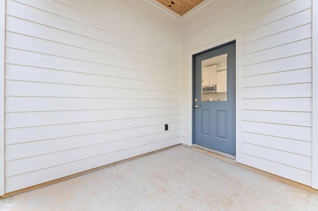 Building Photo - 518 Clinton St