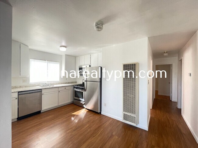 Building Photo - Florida St 4 Plex