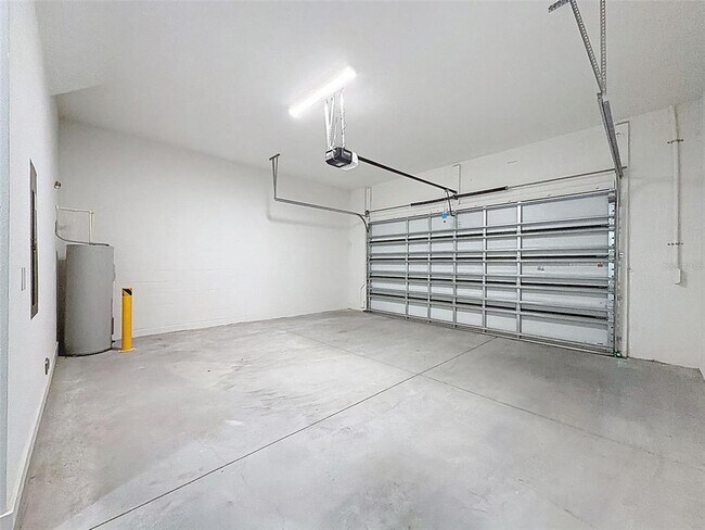 Building Photo - 1302 E Kay St