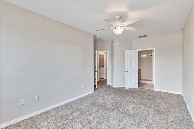 Building Photo - MOVE IN SPECIAL-Beautiful 2/2.5 Townhome W...