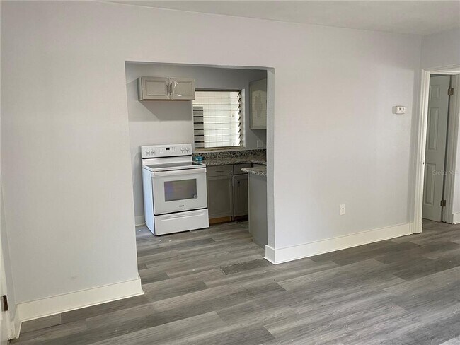 Building Photo - 410 Orange Ave