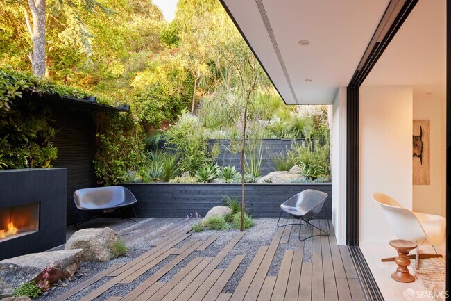 Building Photo - 169 Amber Dr