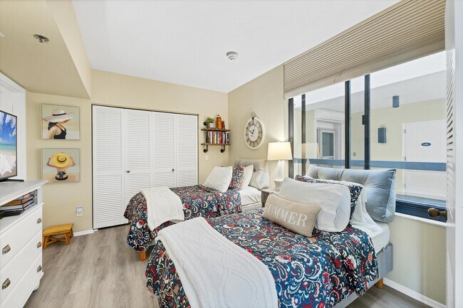 Building Photo - 1930 Harbourside Dr