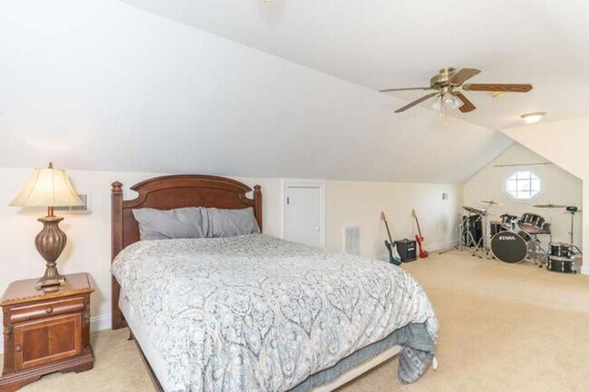 Building Photo - Gorgeous 4BD, 2.5BA Apex Home in an HOA Community with Amenities & Near Shopping, Dining, and Int...