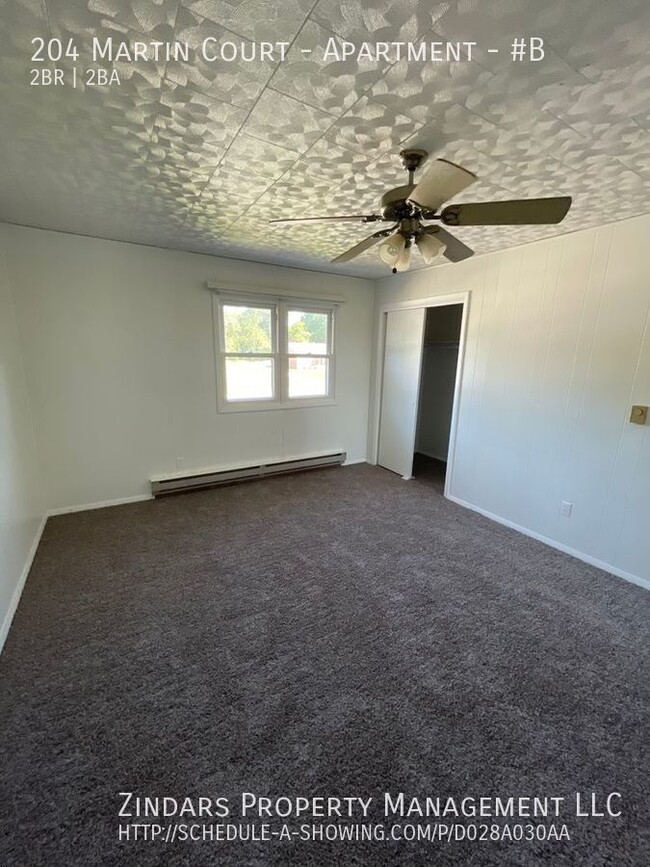 Building Photo - 2 bedroom 1.5 bathroom apartment in Catlin...