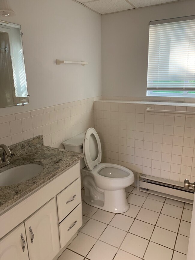 Building Photo - 13 Moberg Cir