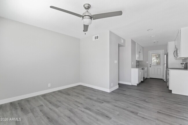 Building Photo - 35 W Medlock Dr