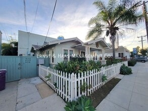 Building Photo - 930 E. Broadway-