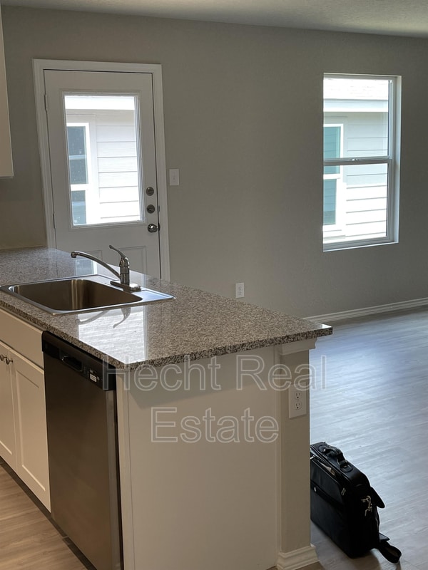 Building Photo - 10754 Prusiner Dr