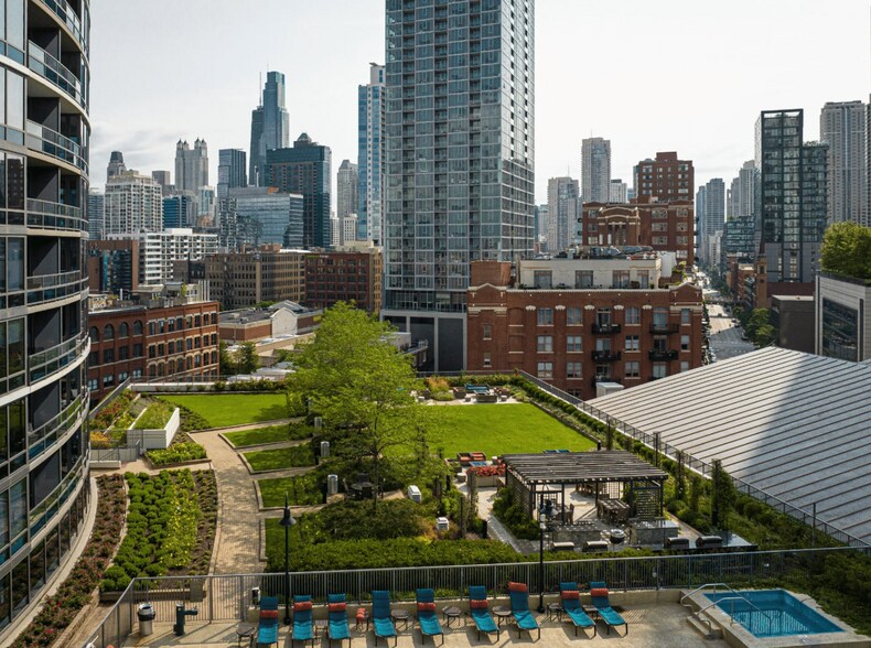 Building Photo - 645 N Kingsbury St