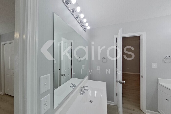 Building Photo - 180 Deer Pkwy