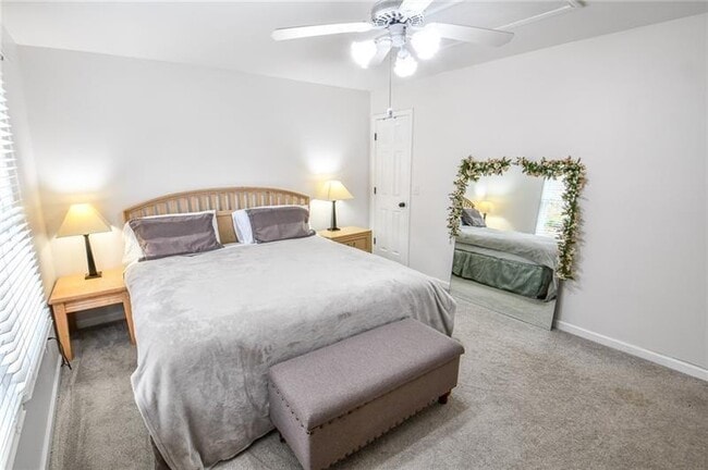 Building Photo - 1865 Oak Tree Hollow