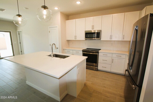 Building Photo - 7818 N 79th Ave